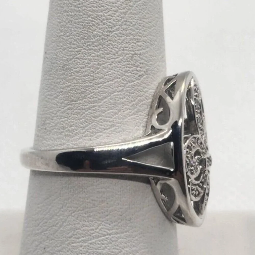 925 STERLING SILVER DIAMOND RING SIZE 8